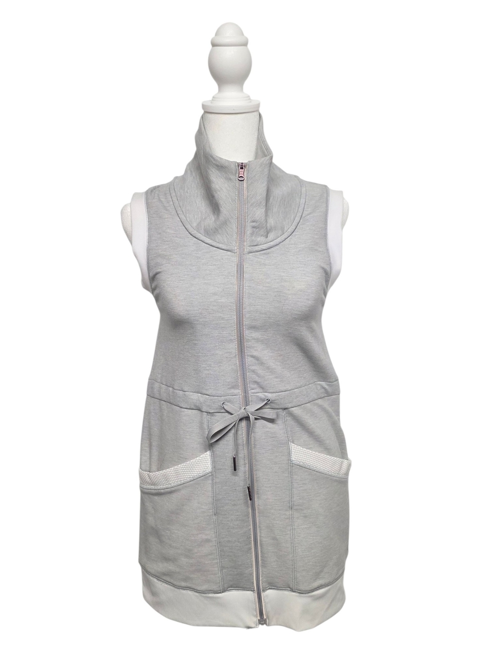 CALIA by Carrie Underwood Light Gray Limited Edition Top XS NWOT
